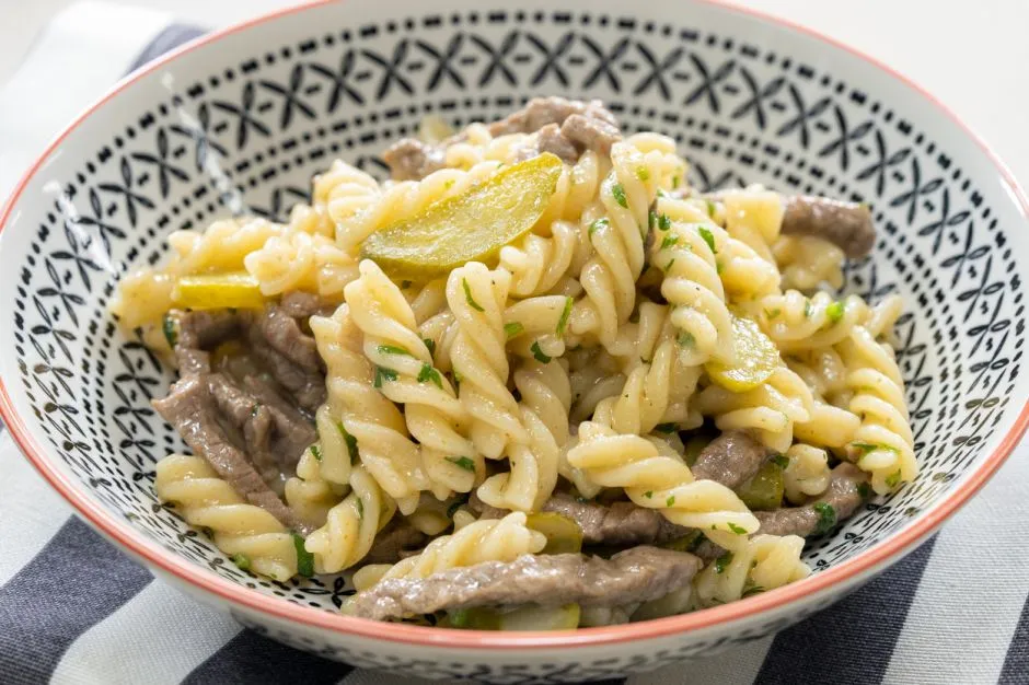 Hızlı Stroganof Makarna tarifi