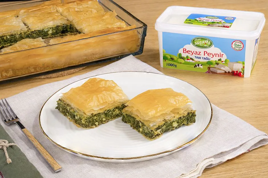 Ispanaklı Bol Peynirli Çıtır Börek tarifi