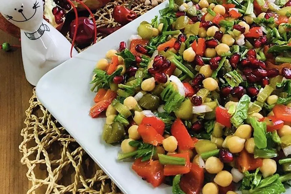 Ispanaklı Nohut Salatası tarifi