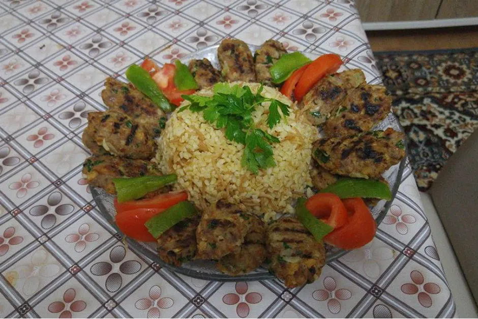 Izgara Köfte ve Pilav tarifi