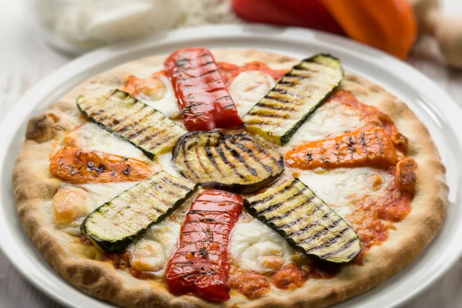 Izgara Sebzeli Pizza tarifi