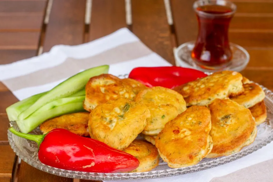 Kahvaltılık Peynirli Lokmalar tarifi
