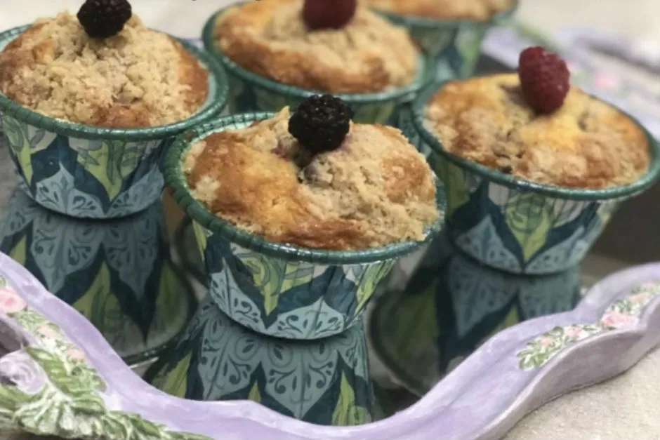 Kara Orman Meyveli Muffin tarifi