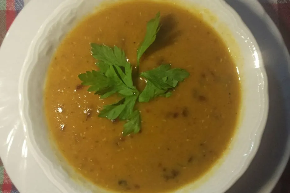 Karamelize Soğanlı Mercimek Çorbası tarifi