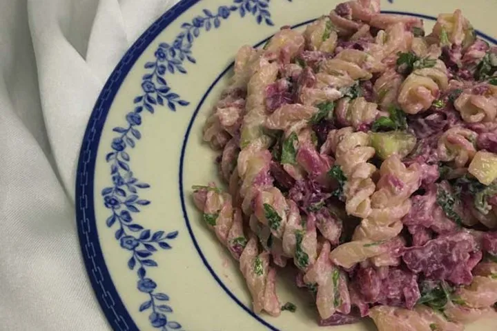 Karnabaharlı Makarna Salatası tarifi