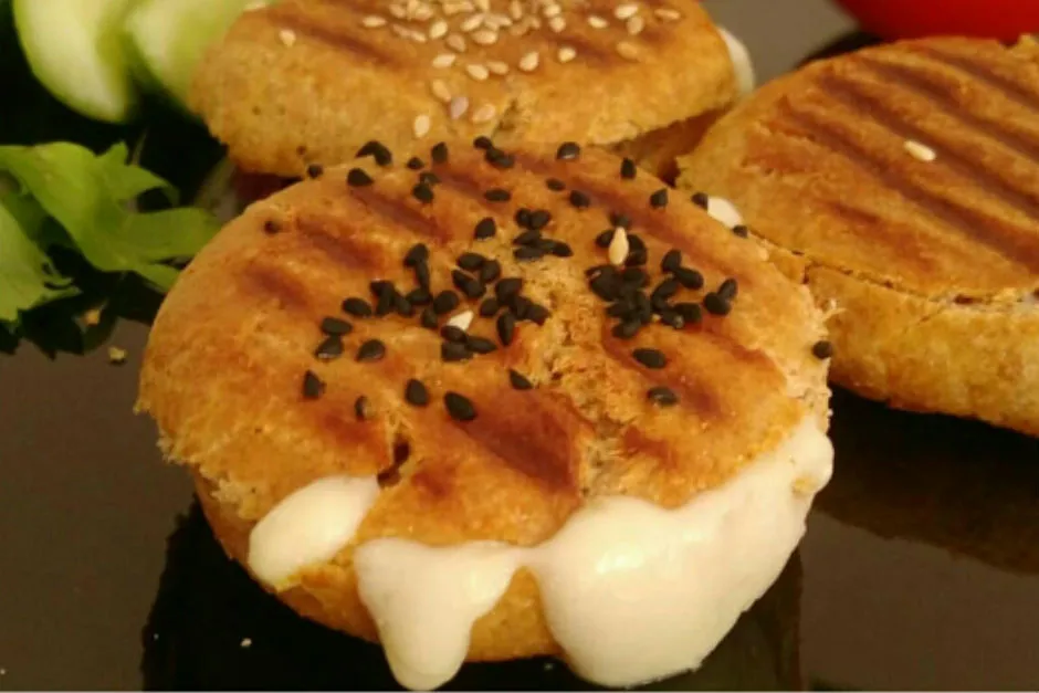 Kaşarlı Poğaça Tost tarifi