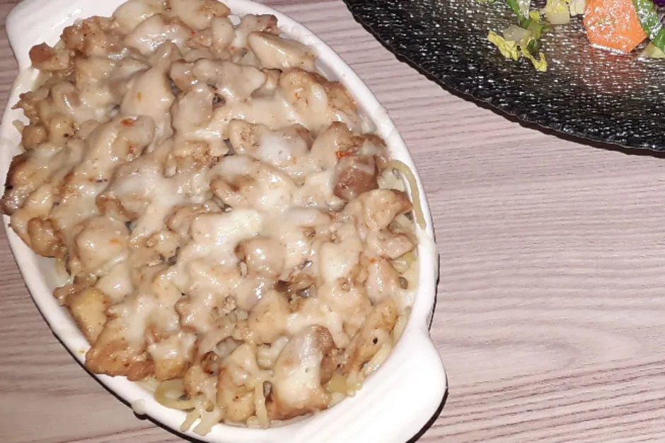 Kaşarlı Tavuklu Makarna tarifi