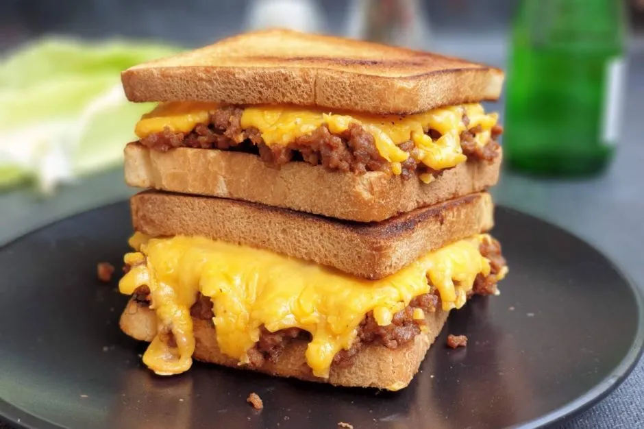 Kıymalı Kaşarlı Çıtır Tost tarifi