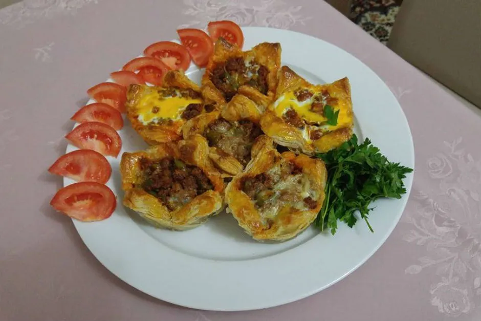 Kıymalı Milföy Çanakları tarifi
