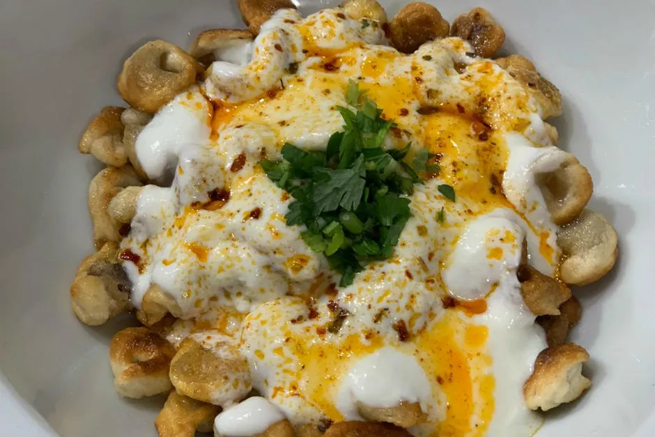 Tortellini Şeklinde Kızarmış Mantı tarifi