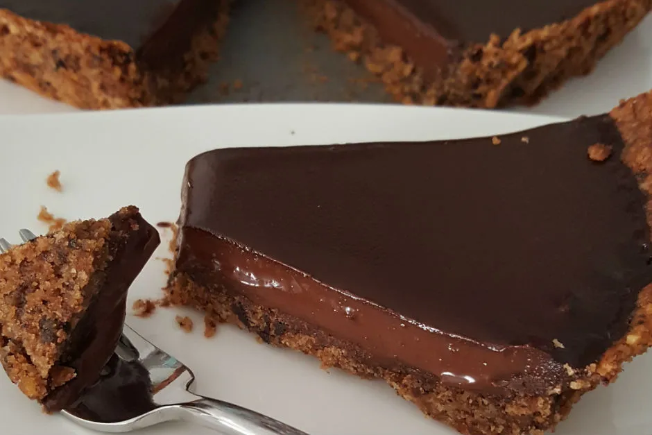 Kolay Çikolatalı Tart tarifi