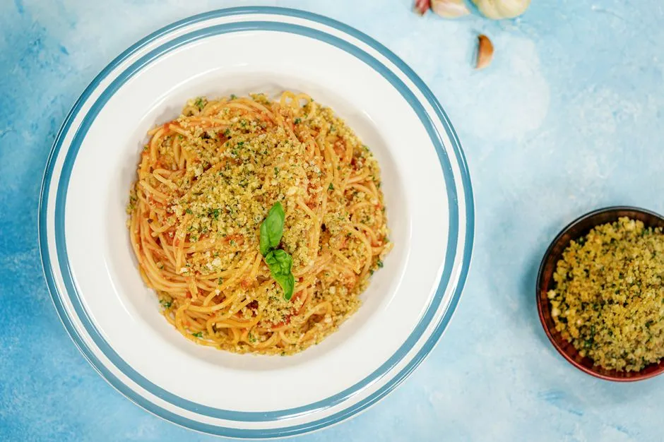 Köz Biberli ve Kuru Domatesli Spagetti tarifi