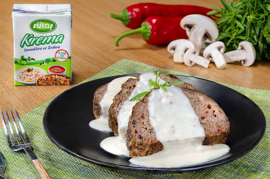 Krema Soslu Mantarlı Köfte tarifi