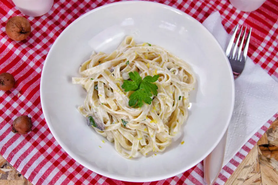 Kremalı Mantarlı Fettucine tarifi