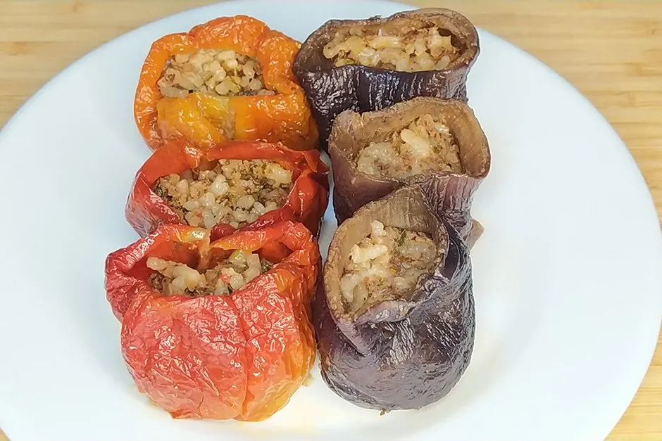 Kuru Patlıcan ve Biber Dolması tarifi