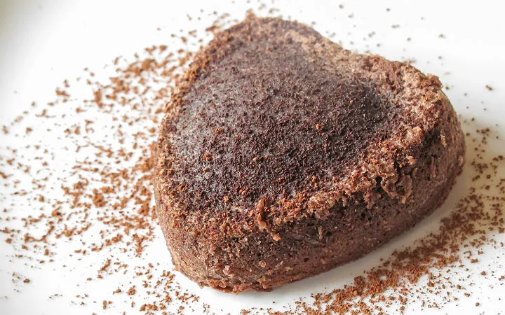 Çikolatalı Lav Kek (Lava Cake) tarifi