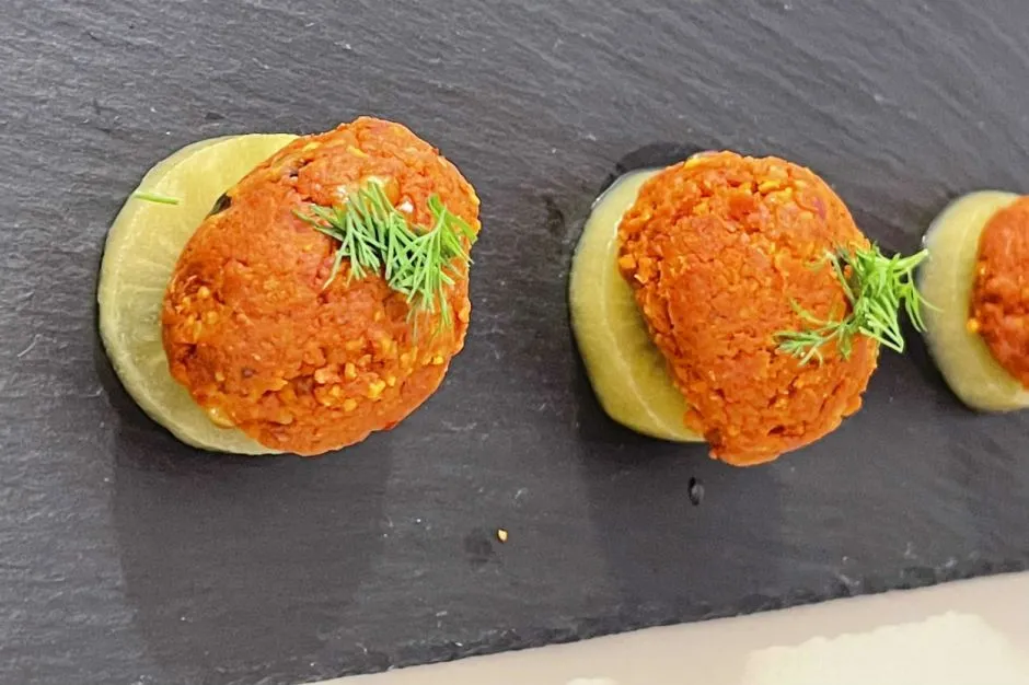 Leblebili Fıstıklı Muhammara tarifi