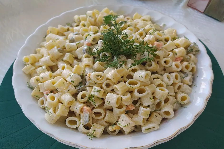 Pratik Makarna Salatası tarifi