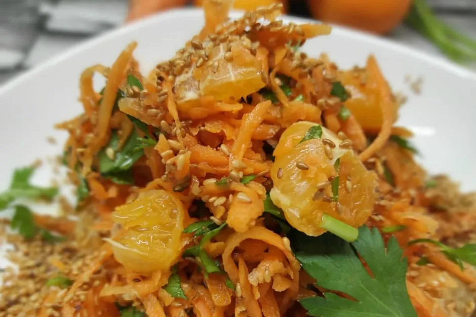 Mandalinalı Havuç Salatası tarifi