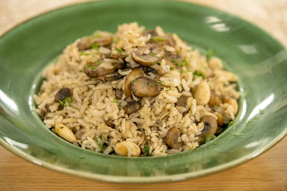 Mantarlı Bademli İç Pilav tarifi
