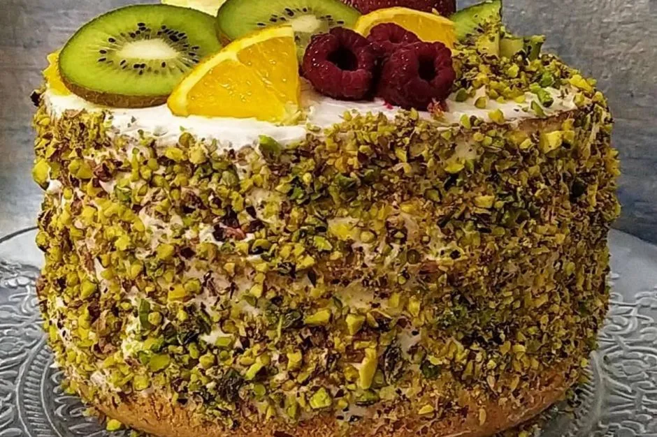 Meyveli Yaş Pasta tarifi