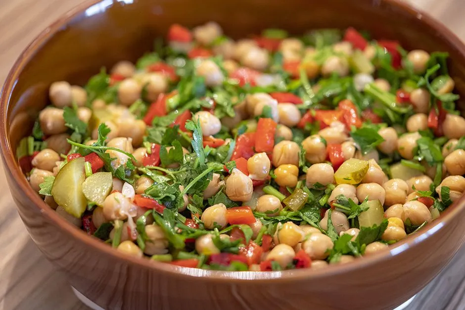 Pratik Nohut Salatası tarifi