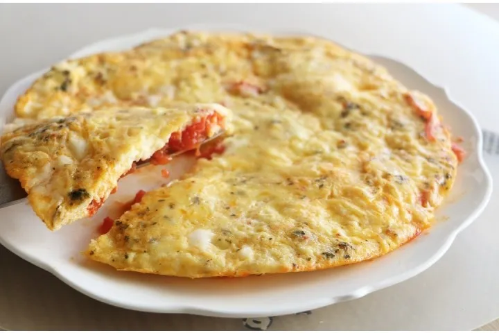Domatesli Kaşarlı Omlet tarifi