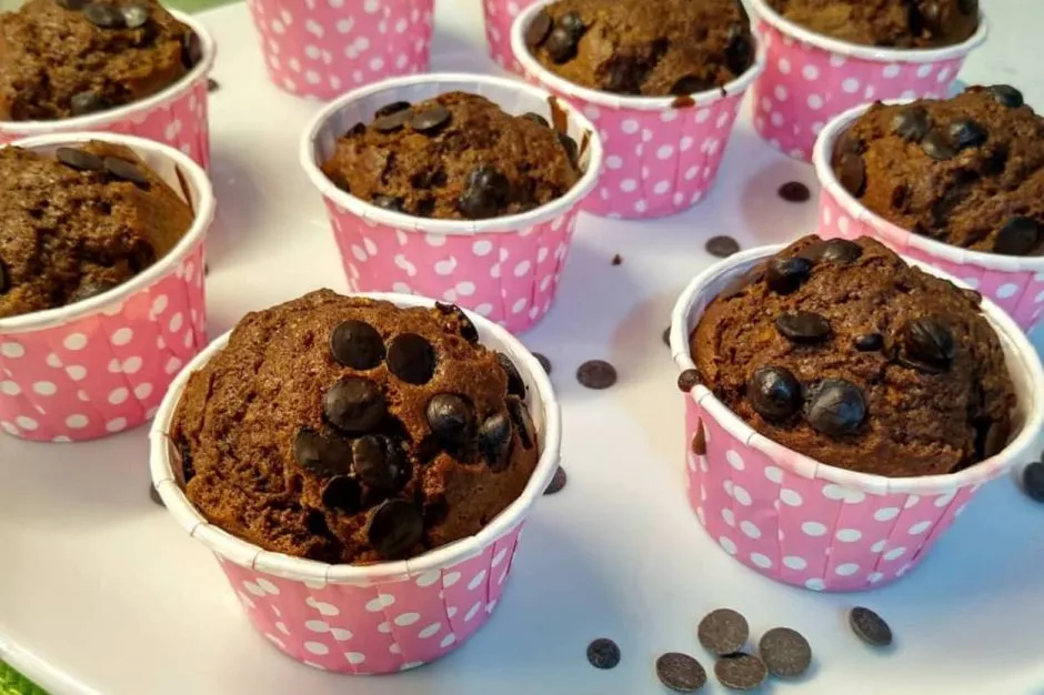 Çikolata Kremalı Damla Çikolatalı Muffin Kek tarifi