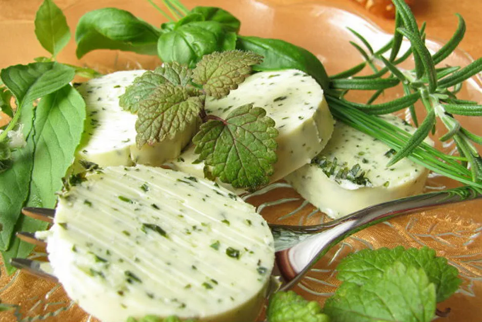 Otlu Tereyağı tarifi