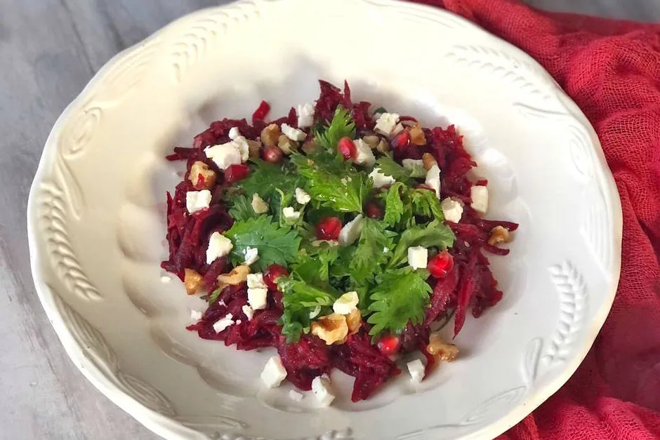 Pancarlı Isırgan Salatası tarifi