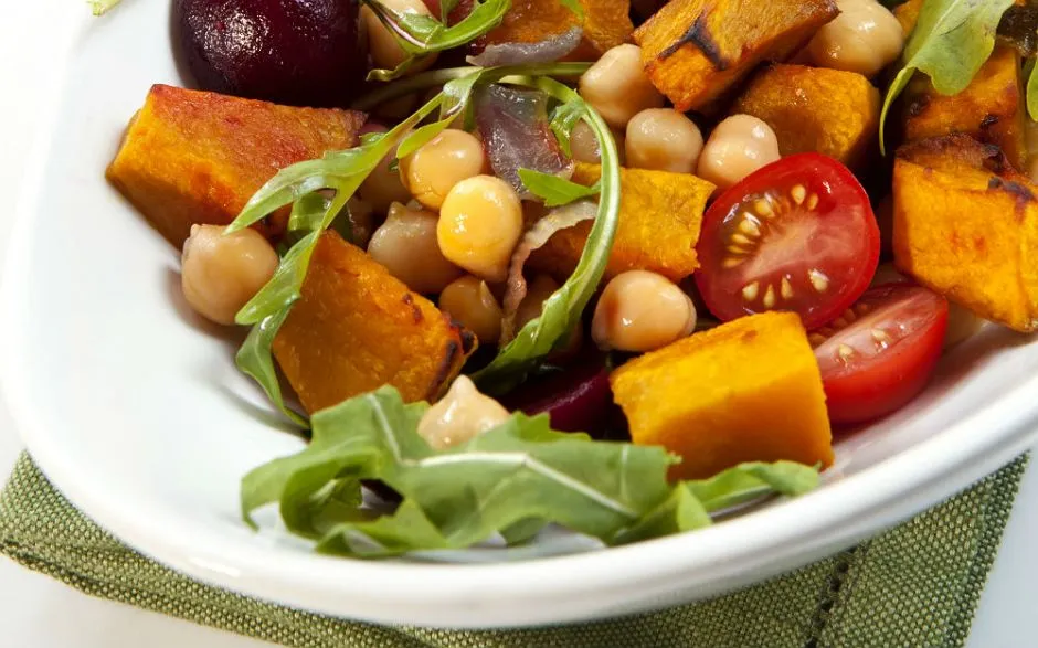 Tatlı Patatesli Nohut Salatası tarifi