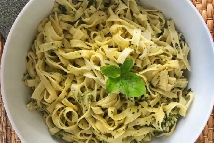Pesto Soslu Tagliatelle tarifi