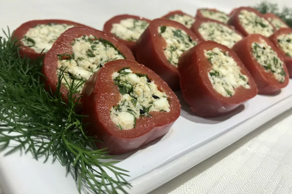 Peynirli Kırmızı Biber Dolması tarifi