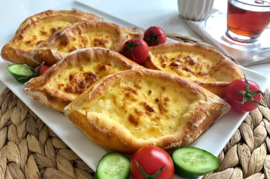 Peynirli Mini Pide tarifi