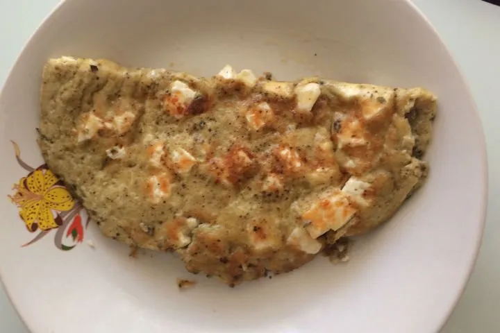 Beyaz Peynirli Omlet tarifi