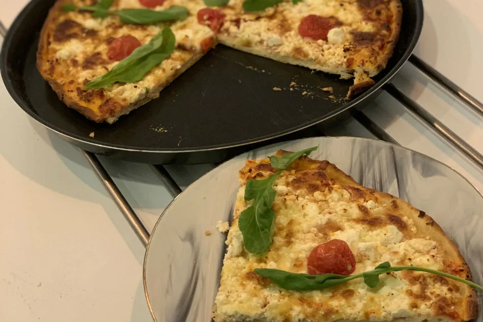 Evde Peynirli Pizza tarifi