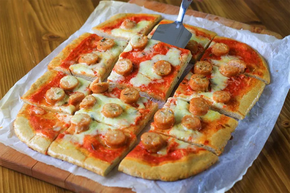 Piliç Sosisli Pizza tarifi