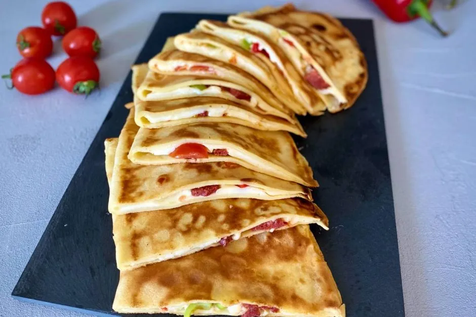 Pizza Tadında Gözleme Krep tarifi