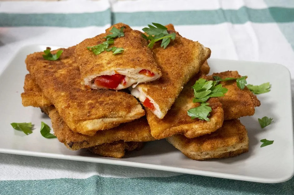 Pizza Tadında Kahvaltılık Börek tarifi