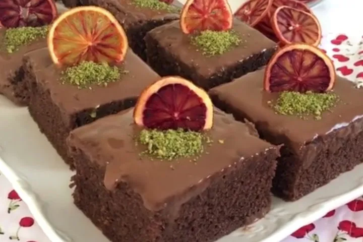Çikolatalı Browni Tadında Kek tarifi