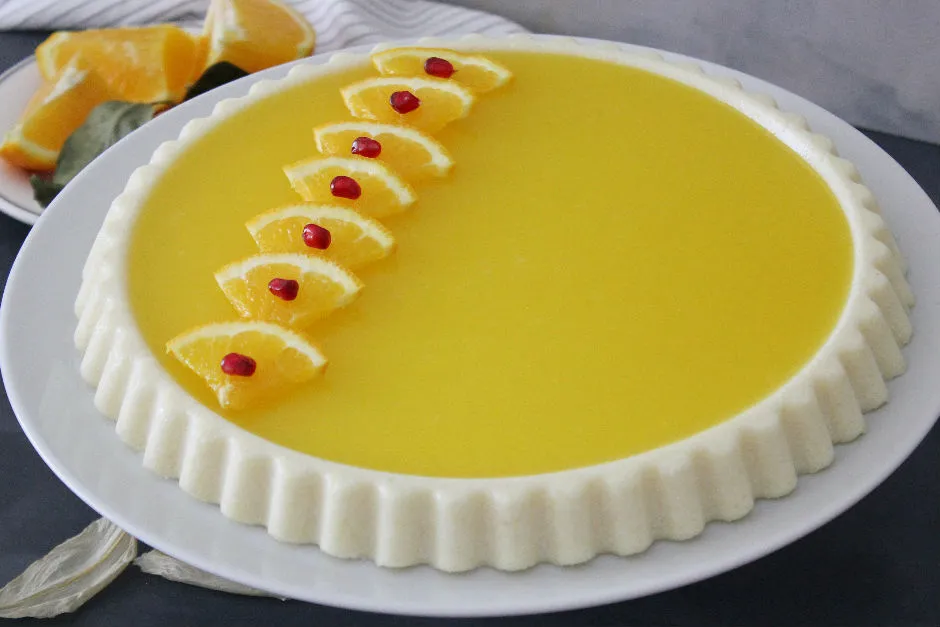 Portakal Soslu İrmik Muhallebisi tarifi
