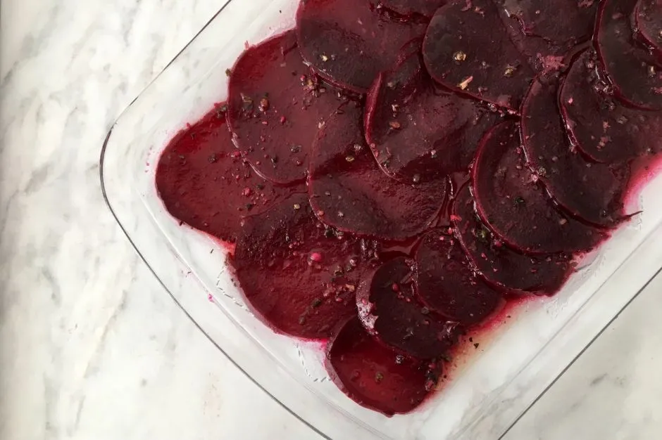Portakal Aromalı Kırmızı Pancar Salatası tarifi