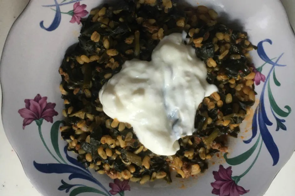 Pratik Bulgurlu Ispanak Yemeği tarifi