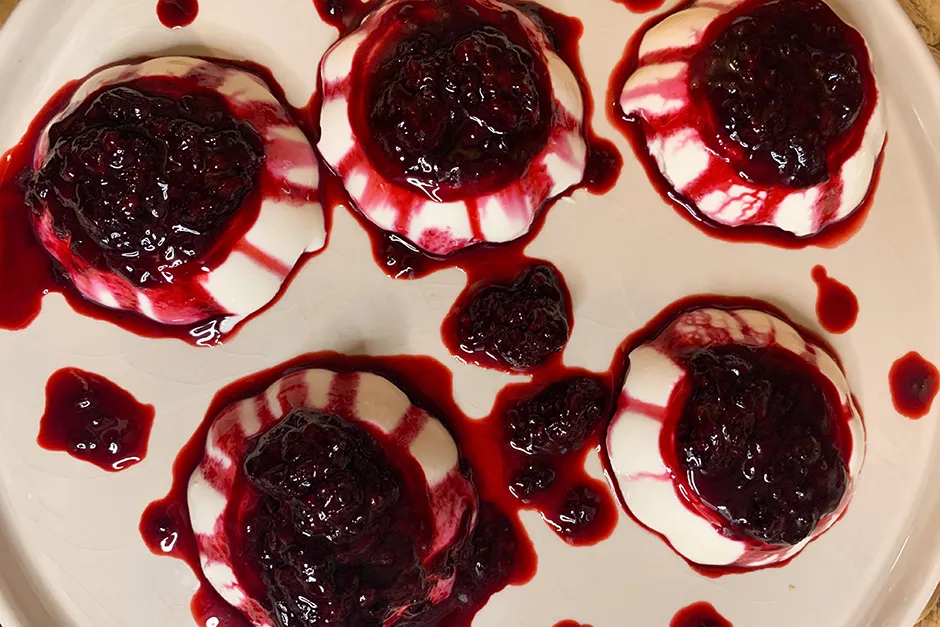 Rafine Şekersiz Panna Cotta tarifi
