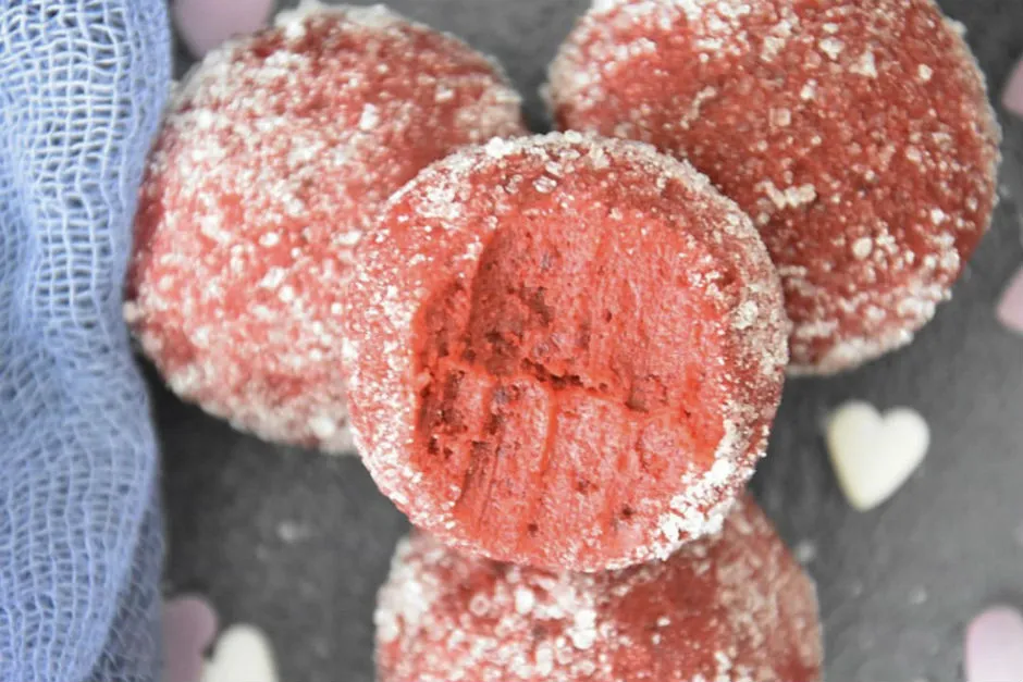 Red Velvet Mascarpone Topları tarifi