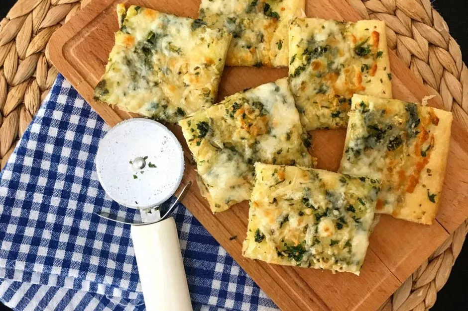 Sarımsaklı Kahvaltı Ekmeği tarifi