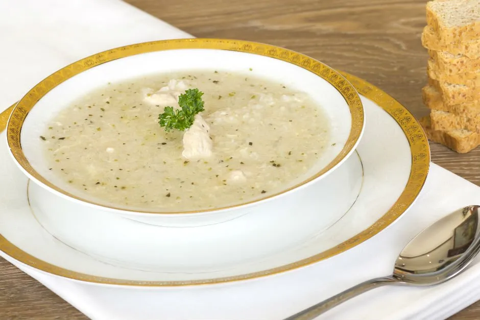 Sarımsaklı Tavuk Suyu Çorbası tarifi