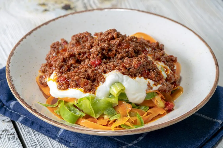 Sebzeden Kıyma Soslu Spagetti tarifi