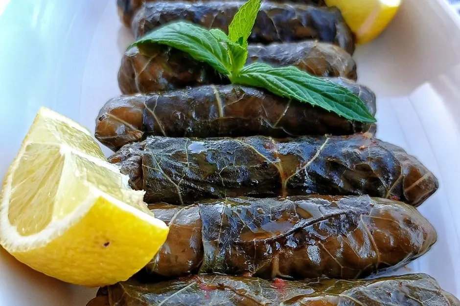Zeytinyağlı Kara Lahana Sarması tarifi
