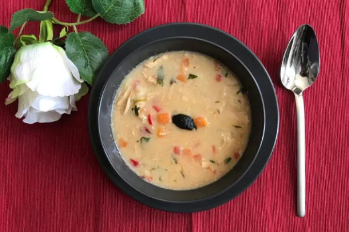 Siyah Sarımsaklı Hindi Çorbası tarifi